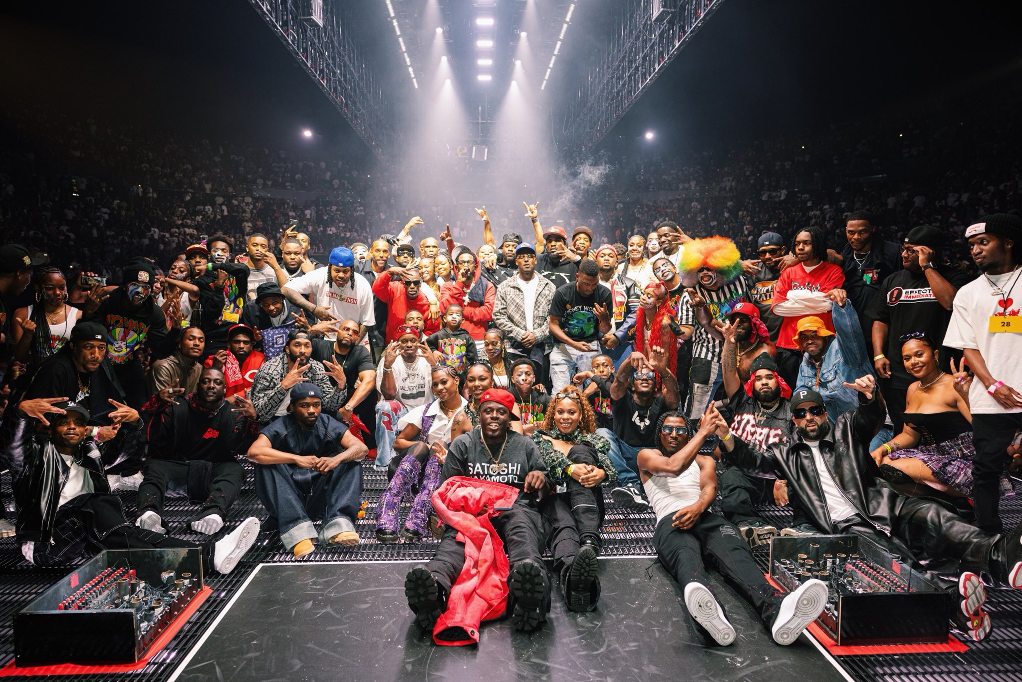 Foto di gruppo di “The Pop Out”, concerto collettivo organizzato da Kendrick subito dopo il beef per celebrare Juneteenth (festa di fine della schiavitù negli US) assieme alla comunità hip-hop della West Coast